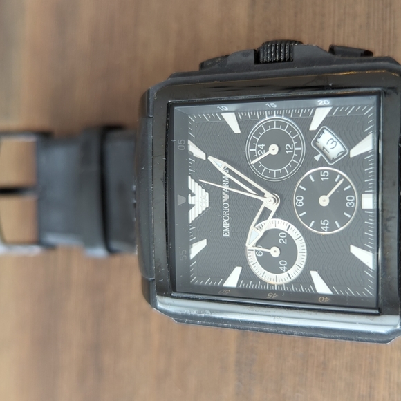 Men's Watch - Picture 2 of 5